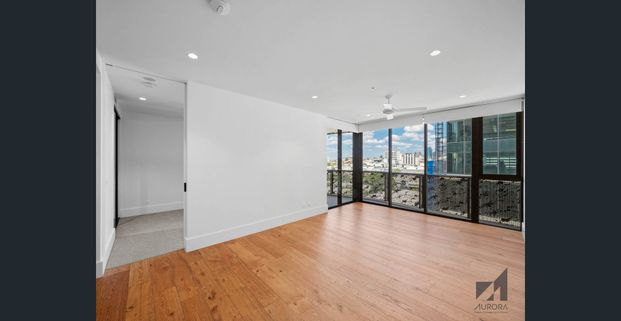 Premium Two-Bedroom Apartment in the Heart of Newstead - Photo 1
