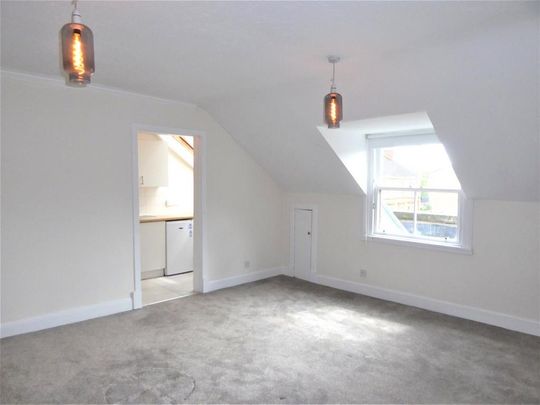 Studio to rent - Photo 1