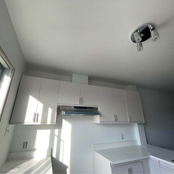 5 ½ HAUT TRIPLEX – Date Entrée Flexibe - Photo 1