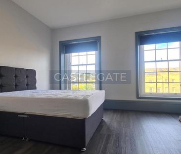 1 bedroom in a flat share to rent - Photo 5