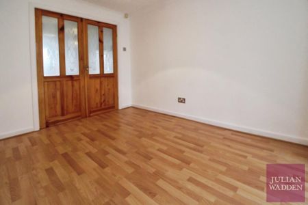 3 bedroom semi-detached house to rent - Photo 3