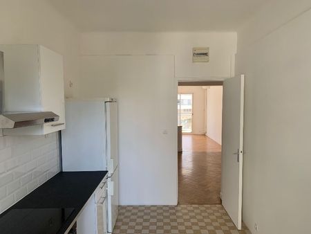 Appartement 3 pièces 85m2 MARSEILLE 8EME 1 476 euros - Photo 5