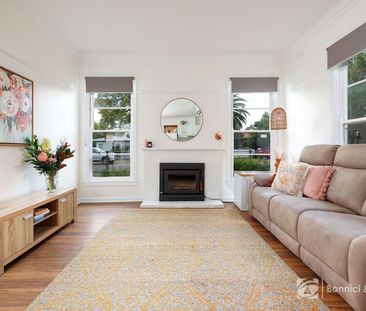 MODERN COMFORT MEETS COTTAGE CHARM IN PRIME WODONGA LOCATION - Photo 6
