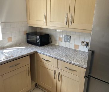 3 bedroom end of terrace house to rent - Photo 5