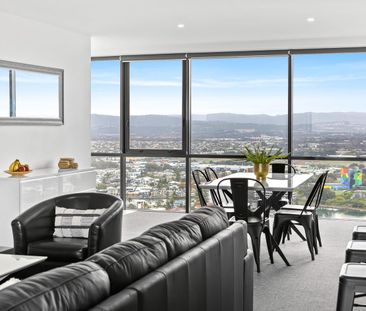 Fully furnished 3-bedroom apartment in Circle on Cavill - Photo 1