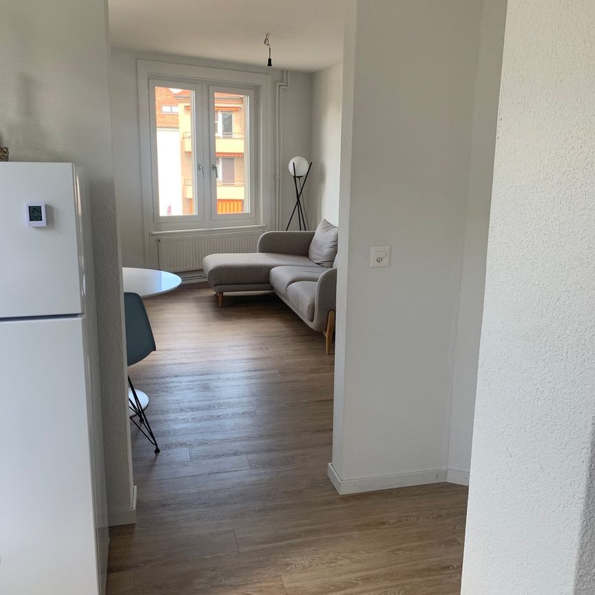 Helle 3-Zimmer-Wohnung mit schöner Aussicht in Zürich-Altstetten - Photo 1