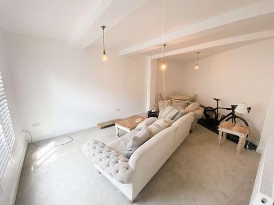 Dunford Road, Holmfirth, HD9 - Photo 1