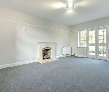 Beautifully presented 5 bedroom family home in popular southern par... - Photo 1