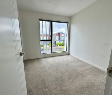 14 Porowha Road, Westgate, Auckland - Photo 3