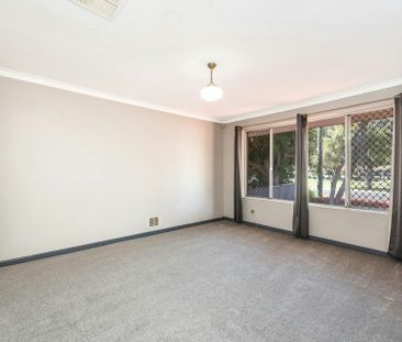 Charming Home in Super Central Mandurah Location - Photo 5