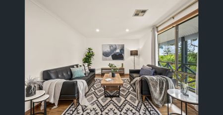 Perfect blend of comfort and coastal living - Photo 5