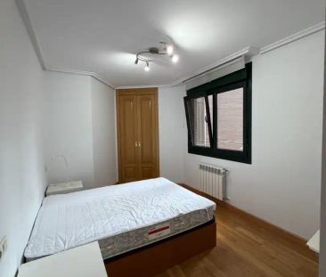 Oviedo - Photo 2
