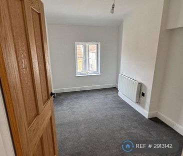 3 bedroom terraced house to rent - Photo 6