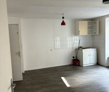Location Appartement 2 pièces 32m² CHERBOURG-EN-COTENTIN 50100 - Photo 5