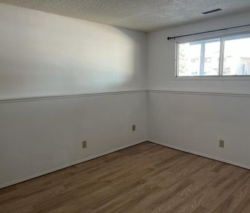 Pet Friendly 2 Bedroom Unit in Clearview Meadows! - Photo 4