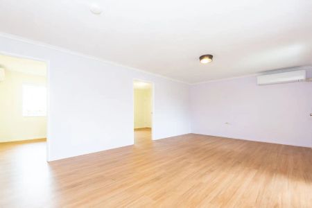 “Fully Renovated Modern 3-Bedroom Home with Comfort and Convenience” - Photo 3