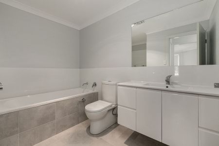 Spacious Modern Family Home - Photo 5