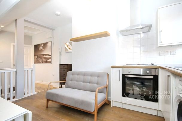 Baillie Road, Guildford, Surrey, GU1 3LN - Photo 1