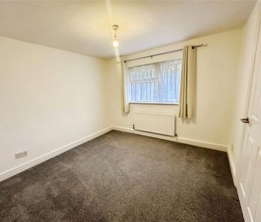 5 bedroom semi-detached house to rent - Photo 2