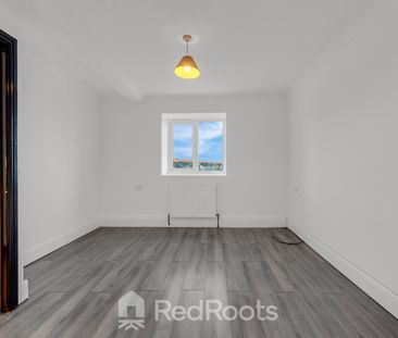 2 bed flat to rent in Barnsley Road, South Elmsall, Pontefract, Wes... - Photo 4