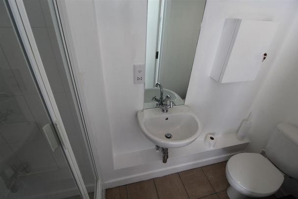 4 bedroom terraced house to rent - Photo 1