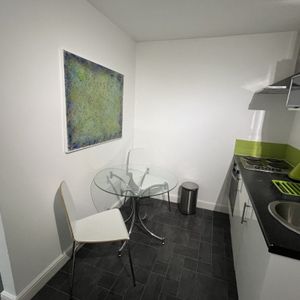 Bristol Road - Photo 3