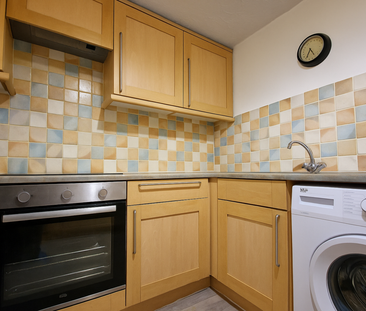 2 bedroom apartment to rent - Photo 4