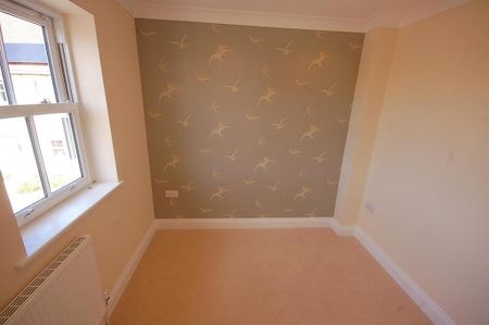 3 bedroom terraced house to rent - Photo 5