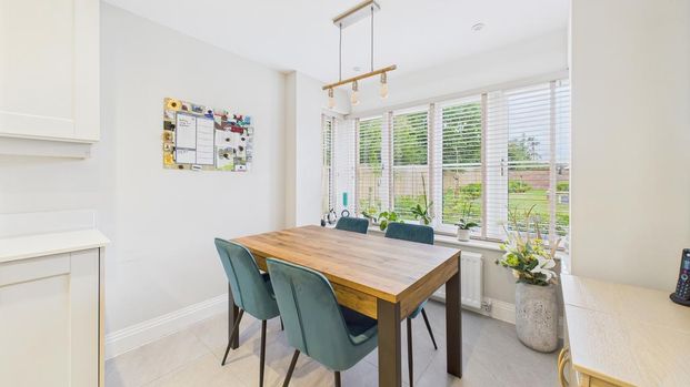 3 bedroom semi-detached house to rent - Photo 1