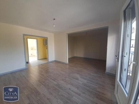 Location Appartement 5 pièces 87m² BOURG EN BRESSE 01000 - Photo 2