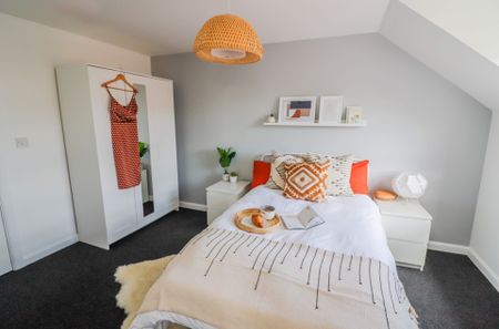 Walking Distance to Town Lancer - Photo 4