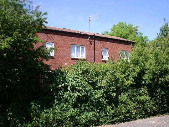 Sandhurst Close, Church Hill South - Photo 1