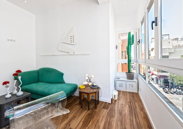 Apartamento amueblado, 2 dormitorios, 2 baños, terraza comunitaria, Santa Catalina, Palma.