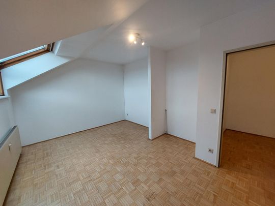 Ideal für eine "WG" - 3- Zimmer Wohnung in der Bischofstraße 3 - Photo 1