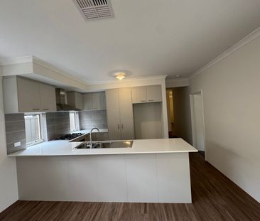 Brand New - Spacious Home! - Photo 6