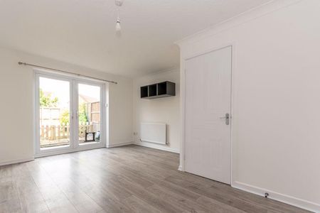2 bedroom terraced house to rent - Photo 2