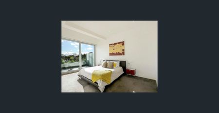 Stunning Penthouse with Pool, amazing views and separate nanny/guest Accommodation - Photo 3