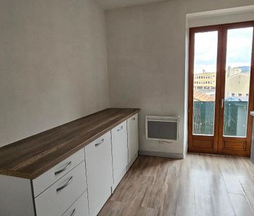 Location Appartement 3 pièces 66m² PRIVAS 07000 - Photo 4