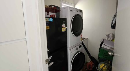 Henderson 3 bed, 1 bath - Photo 3