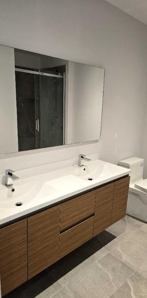 5 1/2 a louer immédiatement- PROMO 1 MOIS GRATUIT *** LAVAL - Photo 1