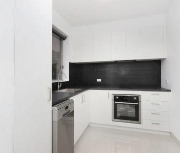 “FULLY RENOVATED IN PRIME LOCATION!” - Photo 4