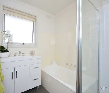 85 Carrick Drive, Gladstone Park - Photo 1