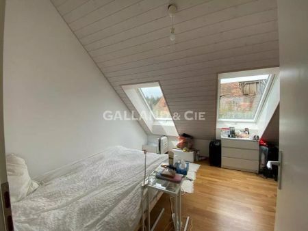 Appartement de 3½ pièces dans les combles avec un magnifique balcon baignoire. - Photo 3