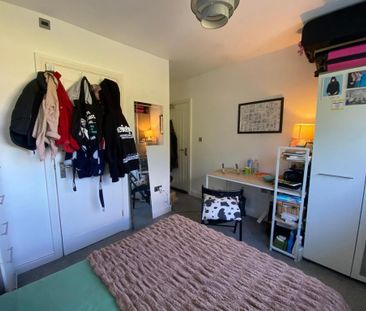 House share to rent - Photo 1