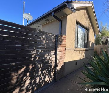 Spacious one bedroom unit - Photo 4