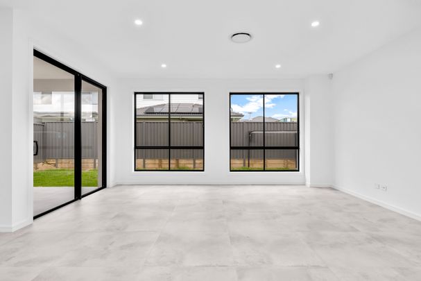 164 Diamondback Parade, Marsden Park NSW 2765 - House For Rent | Domain - Photo 1