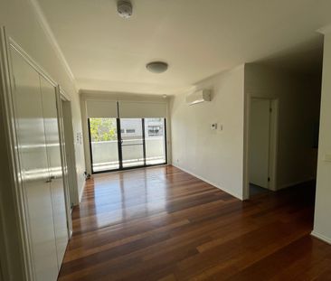 7/110 Union Road, Ascot Vale VIC 3032 - Photo 2