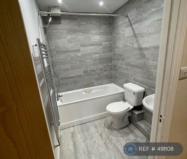 2 bedroom flat to rent - Photo 6