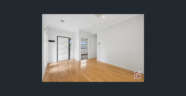 LIGHT FILLED TWO BEDROOM HOME! - Photo 1