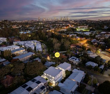 Expansive Designer Townhome in Alderley - Photo 4